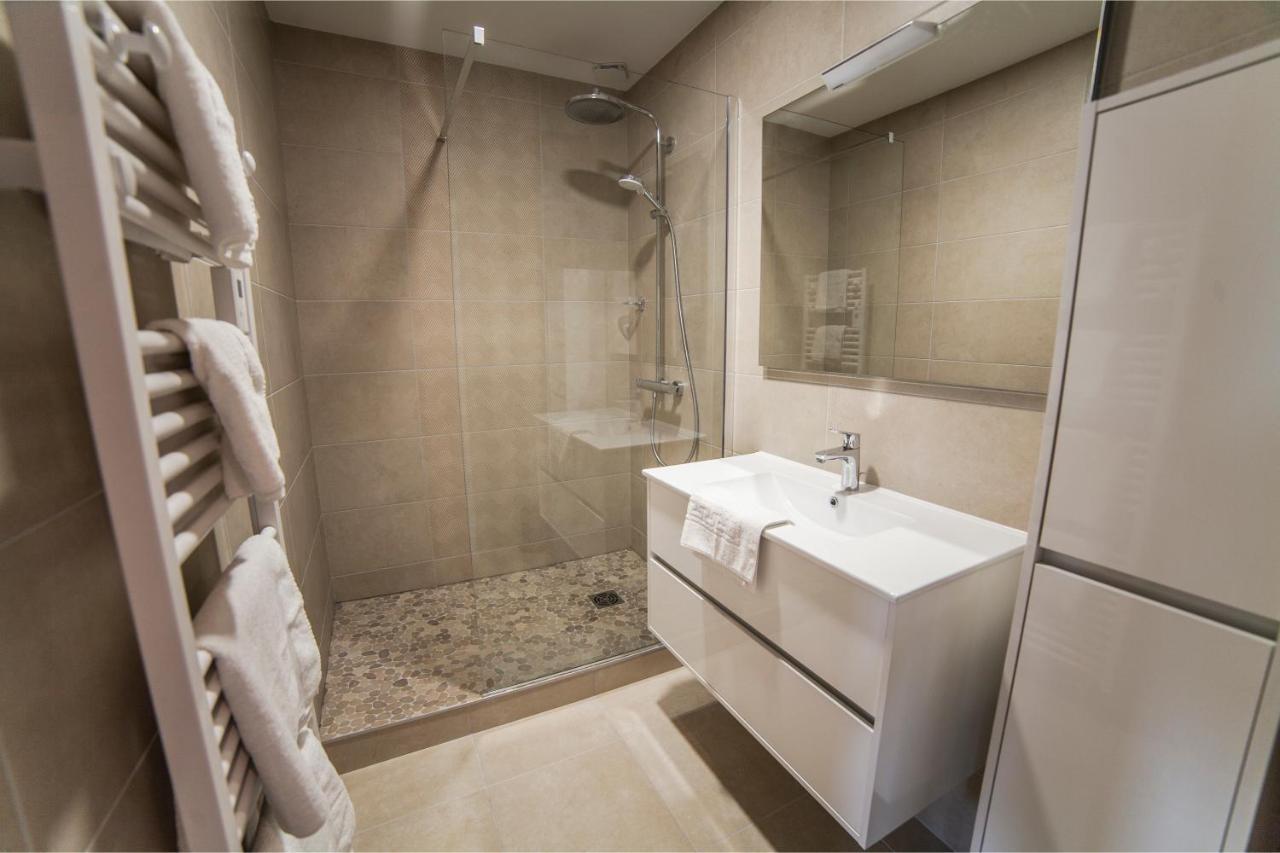 Hotel Logis & Restaurant - Les Hauts De Montreuil 3*