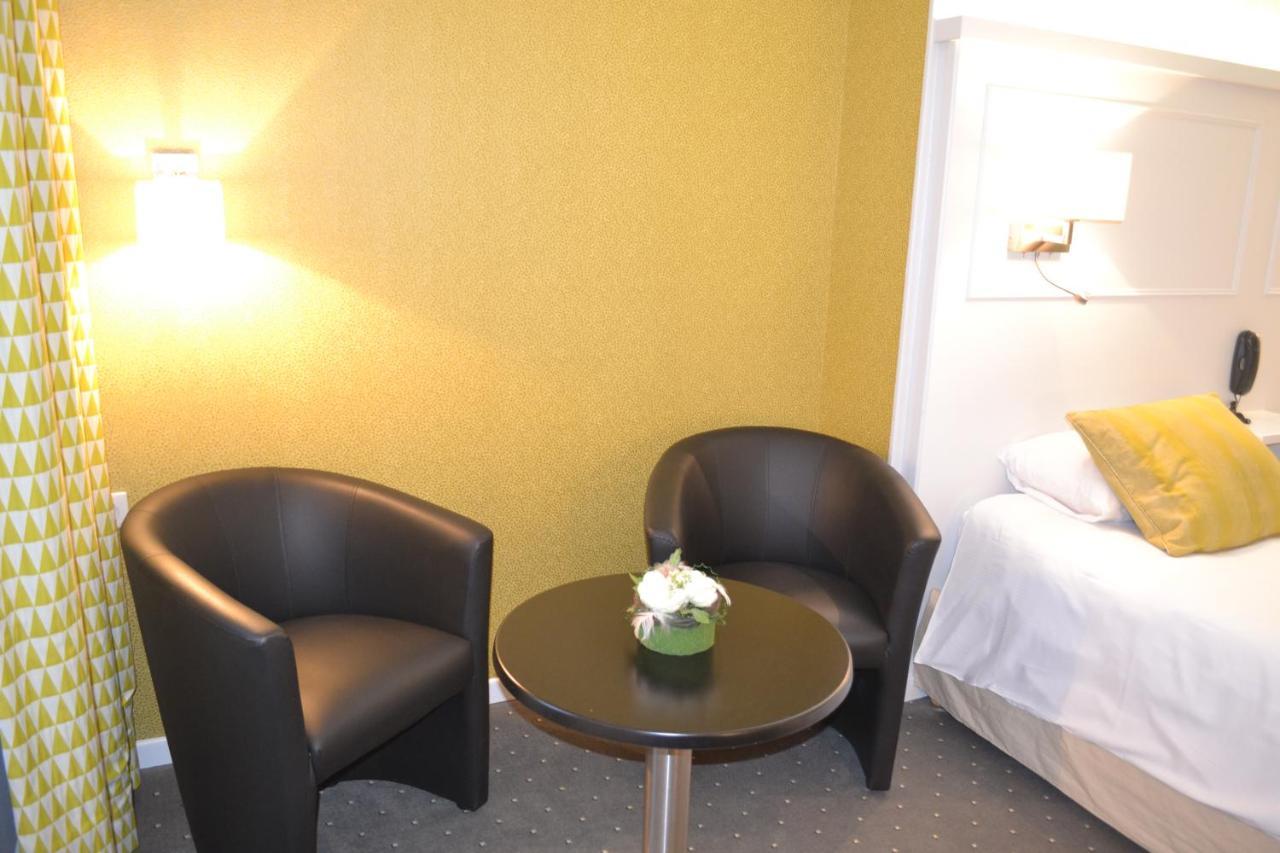 Logis & Restaurant - Les Hauts De Montreuil Hotel 3*