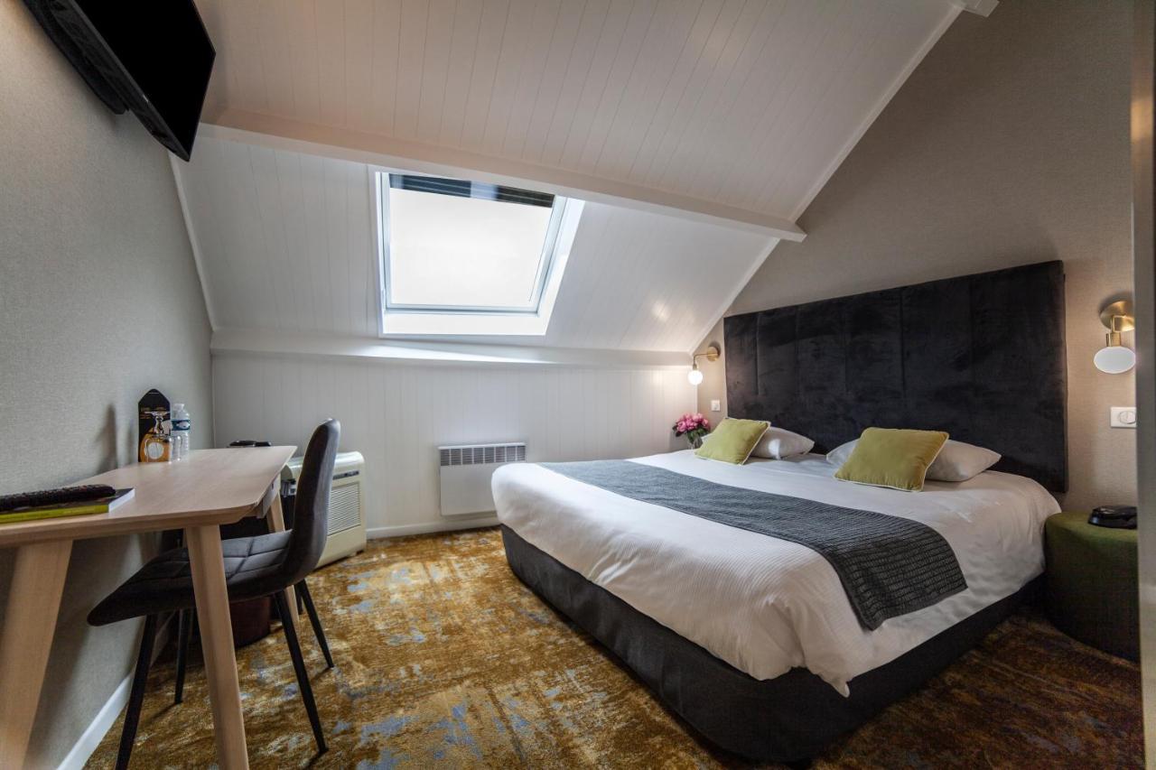 Logis & Restaurant - Les Hauts De Montreuil Hotel