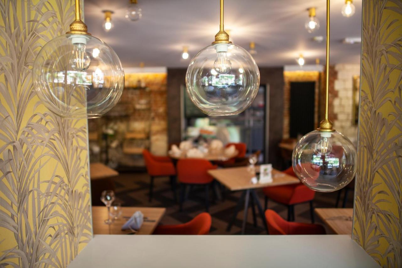 Logis & Restaurant - Les Hauts De Montreuil Montreuil (Pas-de-Calais)