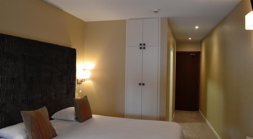 Logis & Restaurant - Les Hauts De Montreuil Hotel 3*