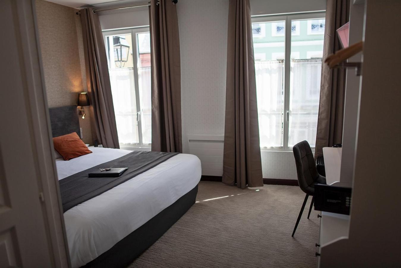 Logis & Restaurant - Les Hauts De Montreuil