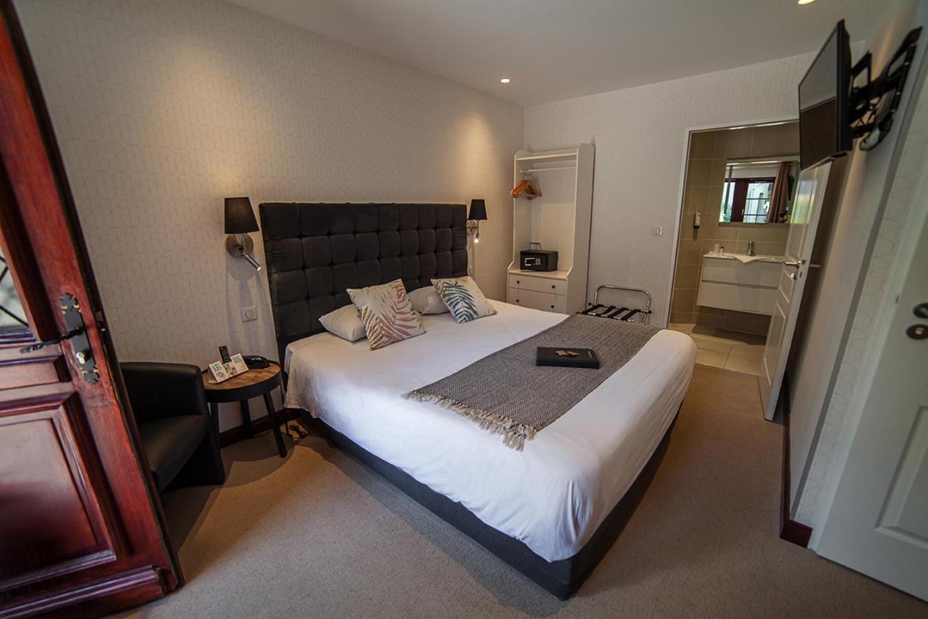 Hotel Logis & Restaurant - Les Hauts De Montreuil Montreuil (Pas-de-Calais)