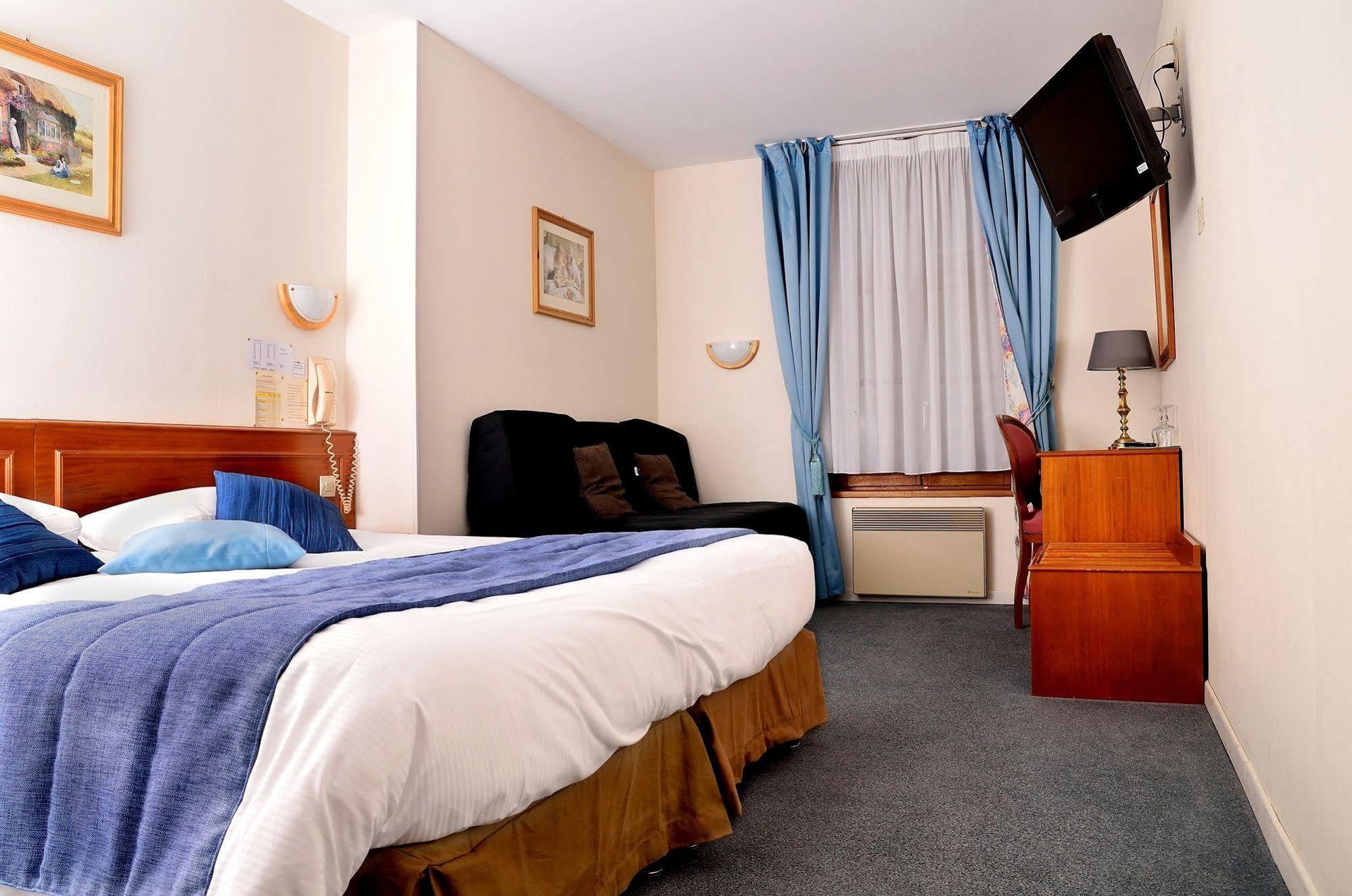 Logis & Restaurant - Les Hauts De Montreuil 3*